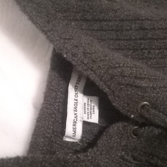 American Eagle Outfitters Tops - American eagle green olive t too